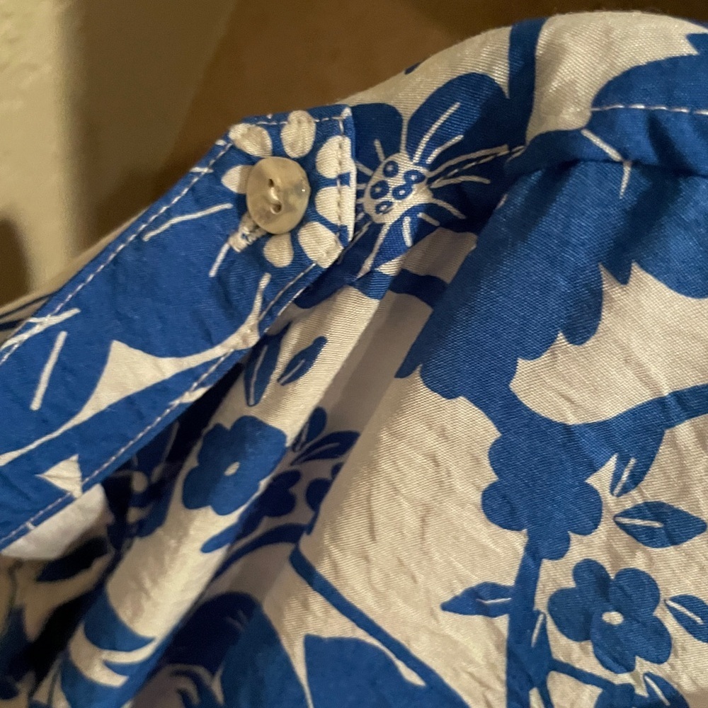 NWT Blue White Vibrant Floral lightweight blouse gauzy beachy coastal resort S - Picture 7 of 9